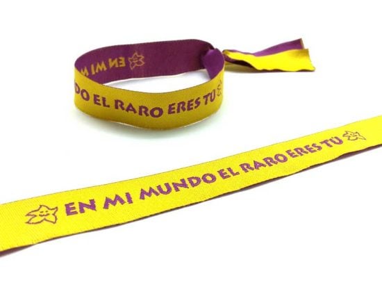 pulseras-de-tela-solidarias-EN-MI-MUNDO-EL-RARO-ERES-TU